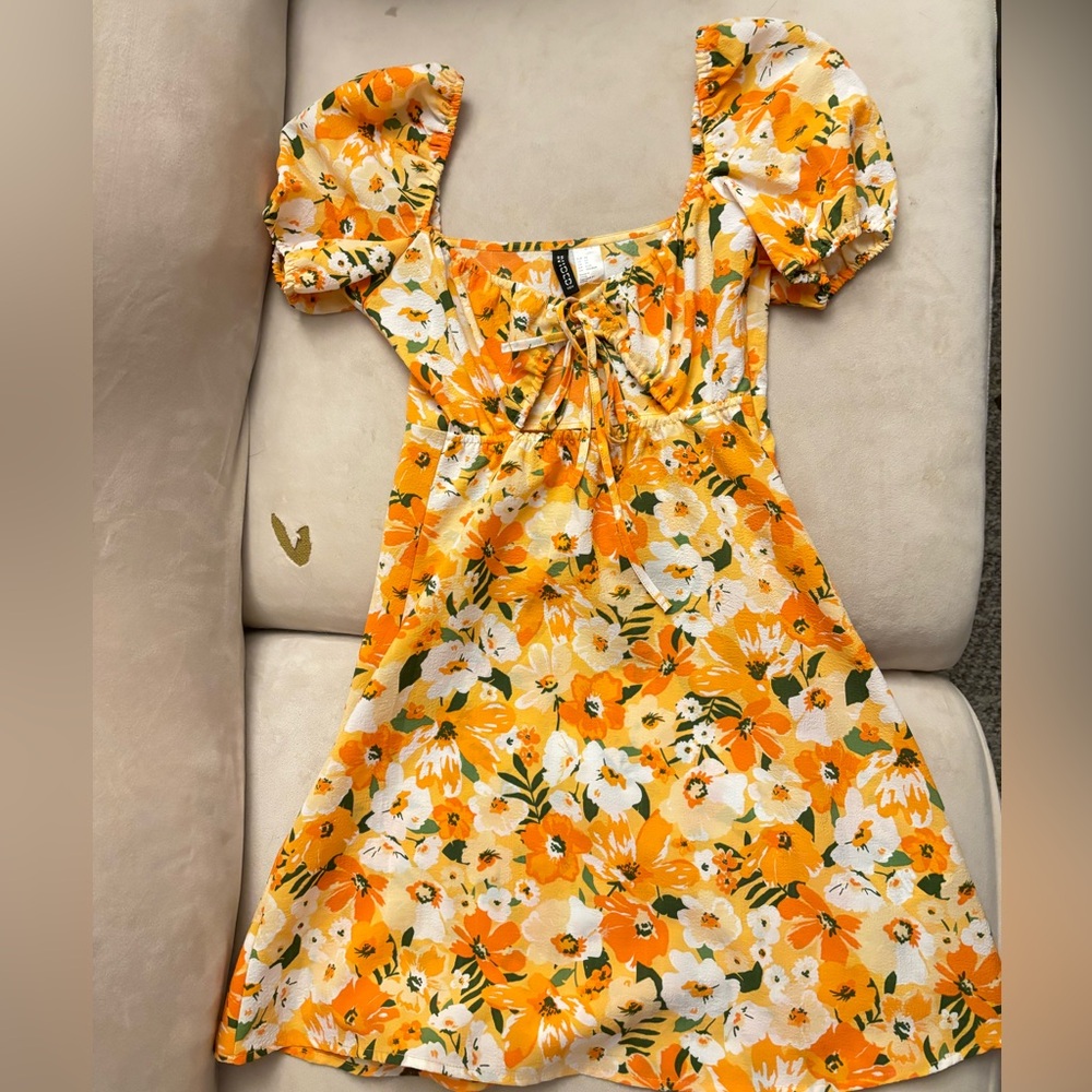 H&M Orange Floral Puff Sleeve Dress